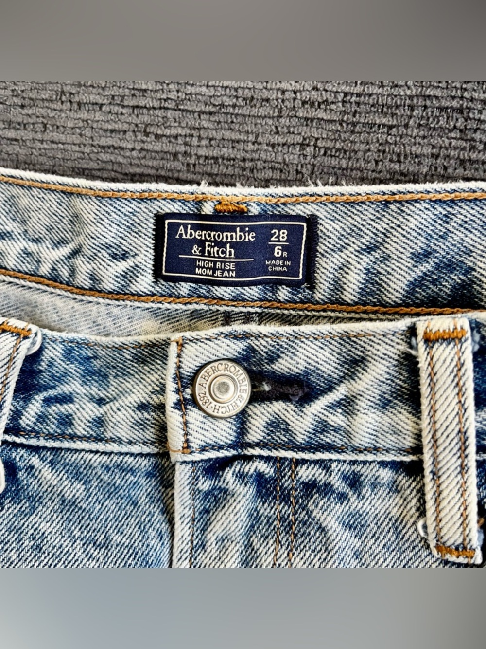 Abercrombie Fitch Jeans Tapered High Rise Mom Jean Women’s 28” - Picture 3 of 7